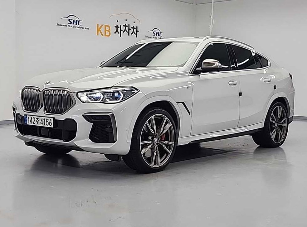 BMW X6 M50i 사진 4