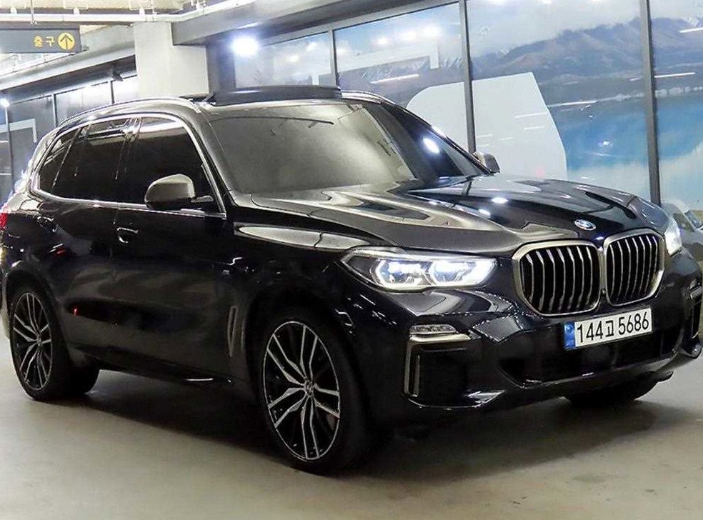 BMW X5 M50i