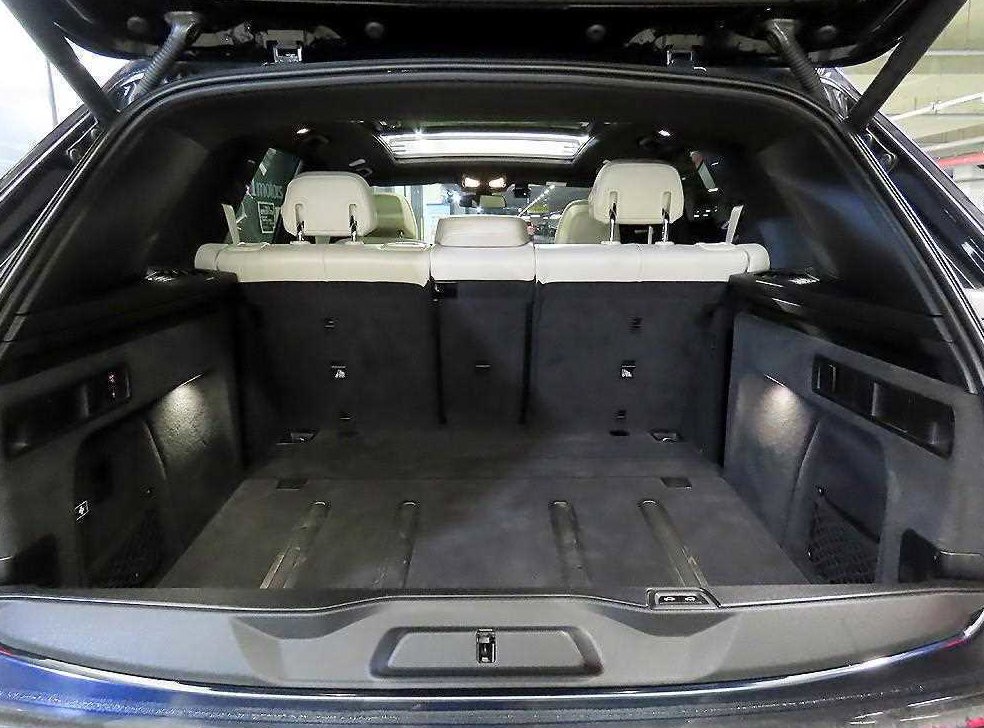 BMW X5 M50i 사진 16
