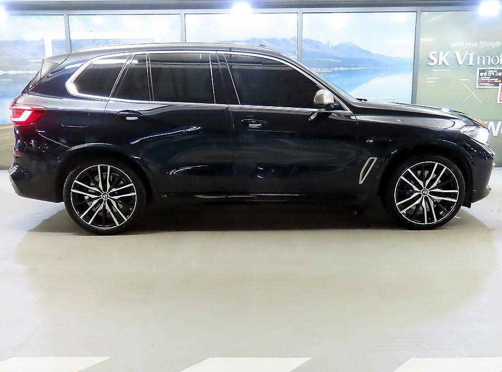 BMW X5 M50i 사진 3