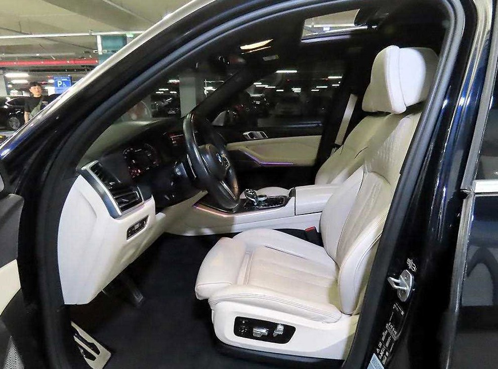 BMW X5 M50i 사진 6