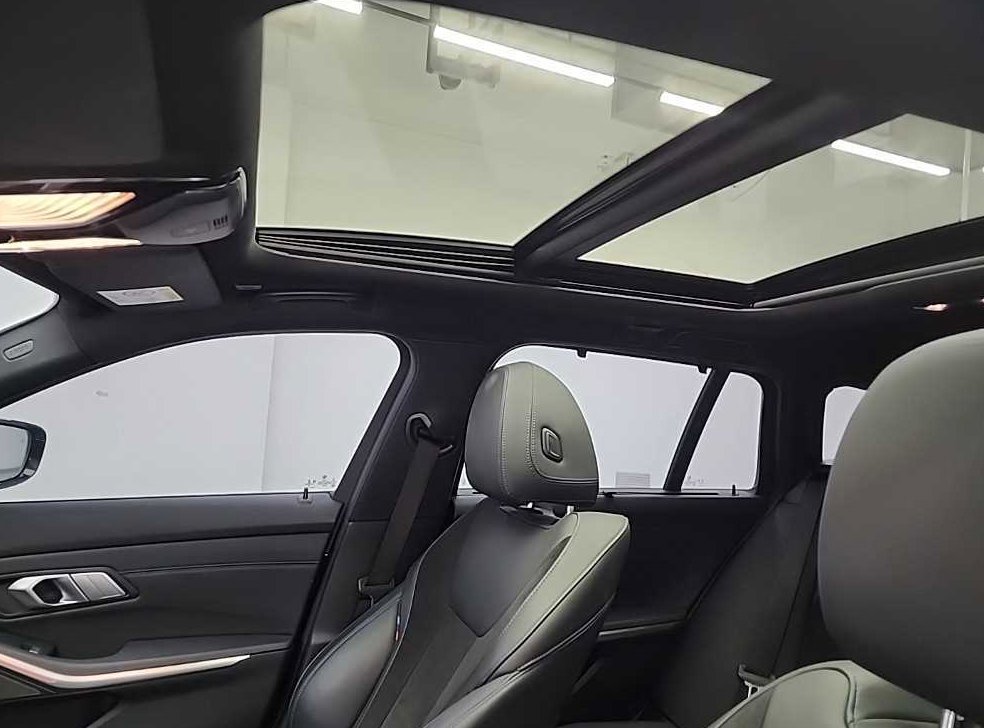 BMW 3시리즈 320d 투어링 M 스포츠 사진 14