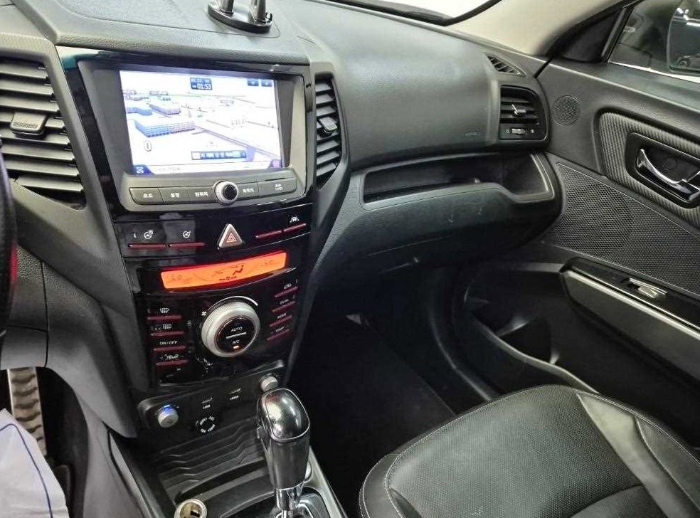 KG모빌리티(쌍용)  티볼리 2WD 가솔린 1.6 RX 사진 10