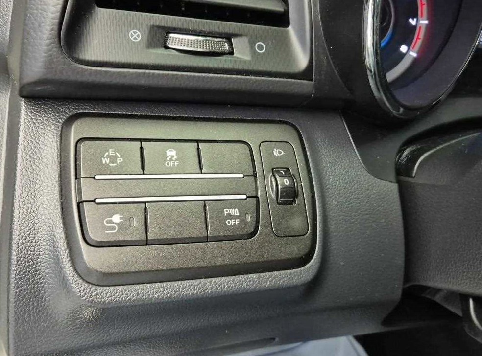 KG모빌리티(쌍용)  티볼리 2WD 가솔린 1.6 RX 사진 17