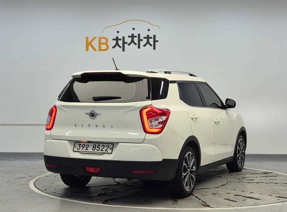 KG모빌리티(쌍용)  티볼리 2WD 가솔린 1.6 RX 사진 3
