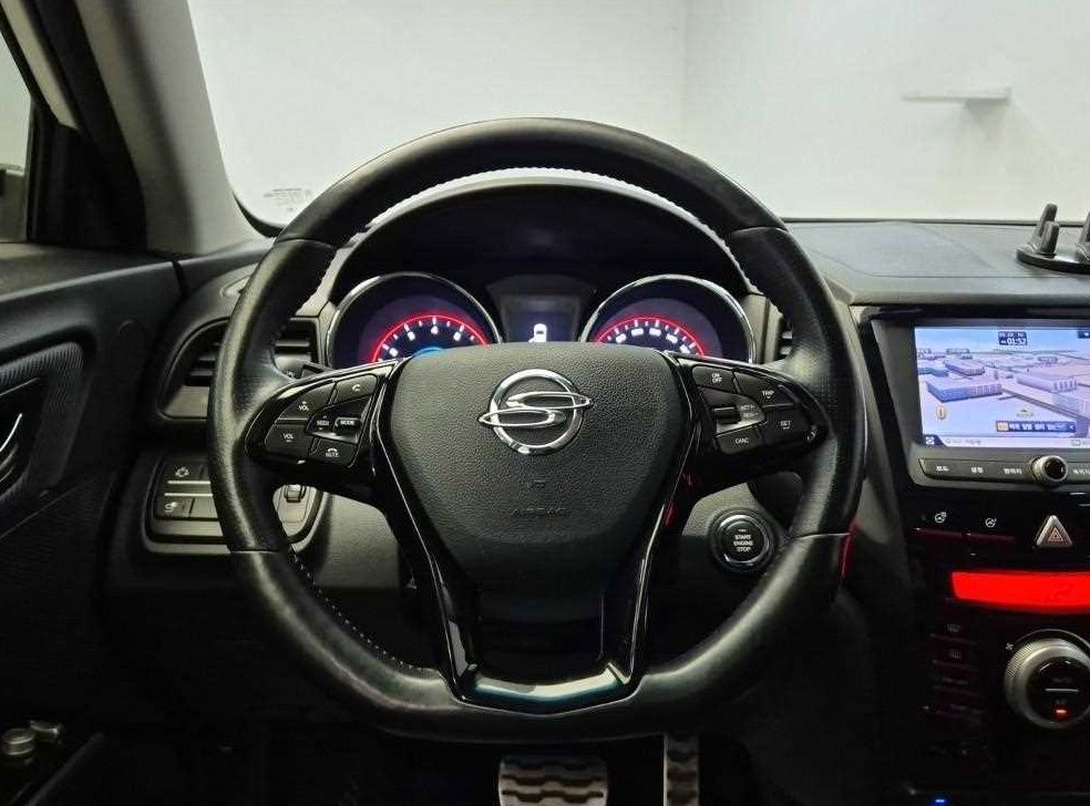 KG모빌리티(쌍용)  티볼리 2WD 가솔린 1.6 RX 사진 9