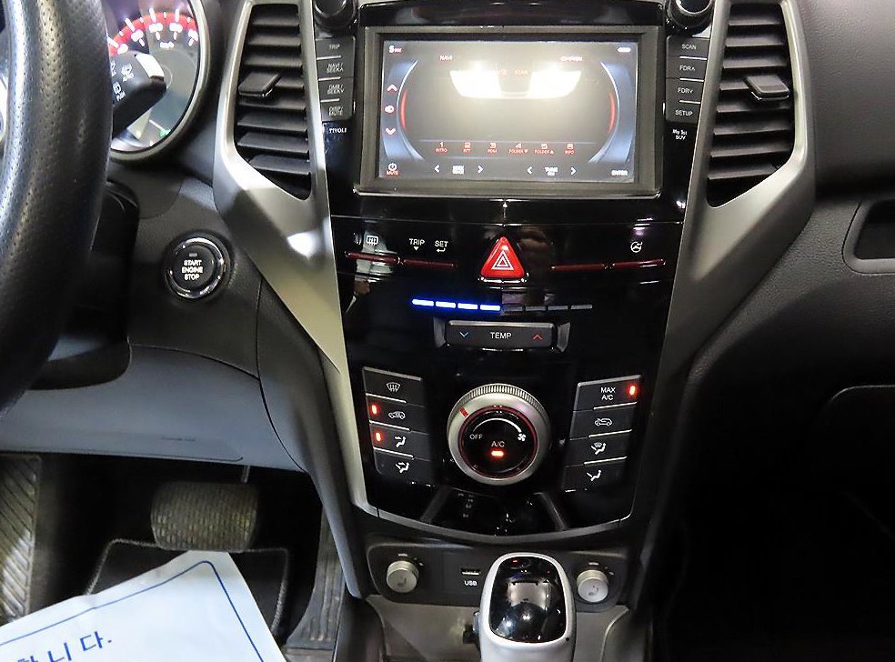 KG모빌리티(쌍용)  티볼리 디젤 4WD 1.6 VX 사진 11