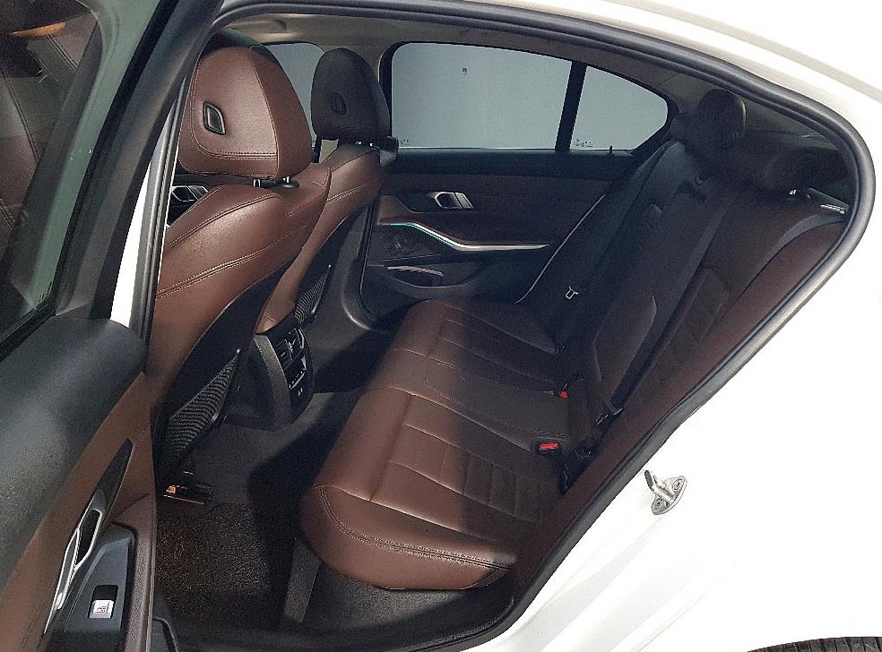 BMW 3시리즈 320i 럭셔리 사진 9