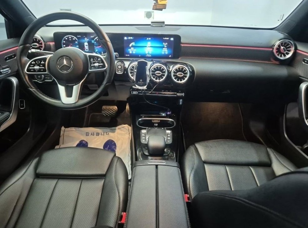 벤츠 A 클래스 A220 세단 사진 7