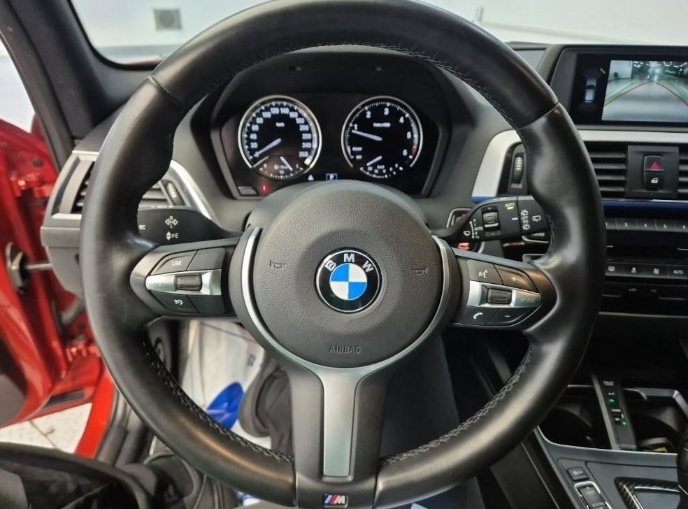 BMW 1시리즈 118d M 스포츠 섀도우 에디션 사진 10