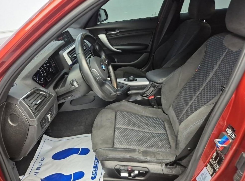 BMW 1시리즈 118d M 스포츠 섀도우 에디션 사진 15