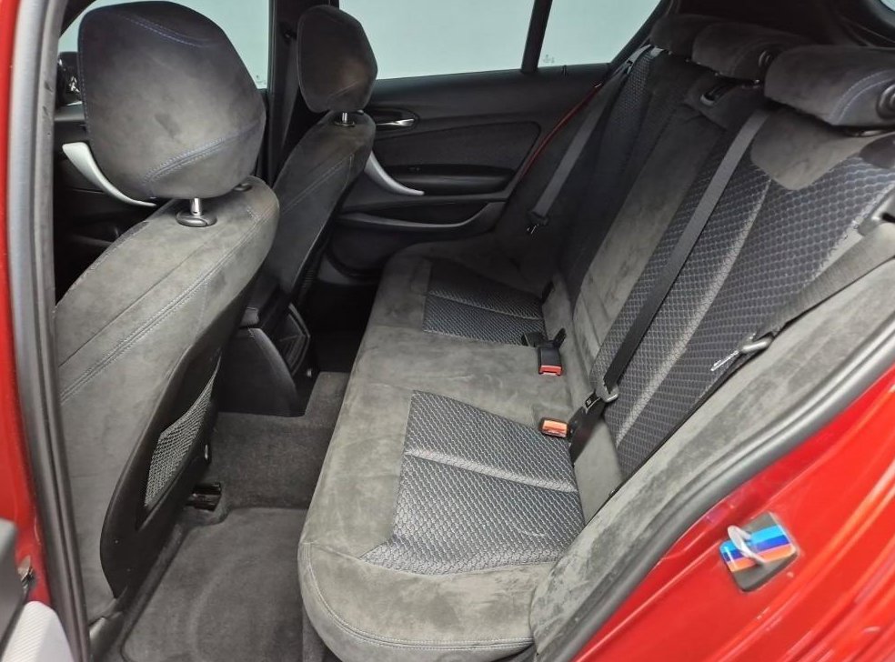 BMW 1시리즈 118d M 스포츠 섀도우 에디션 사진 16