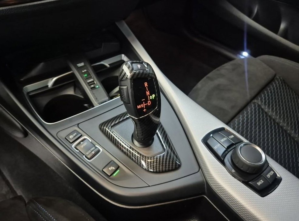 BMW 1시리즈 118d M 스포츠 섀도우 에디션 사진 17