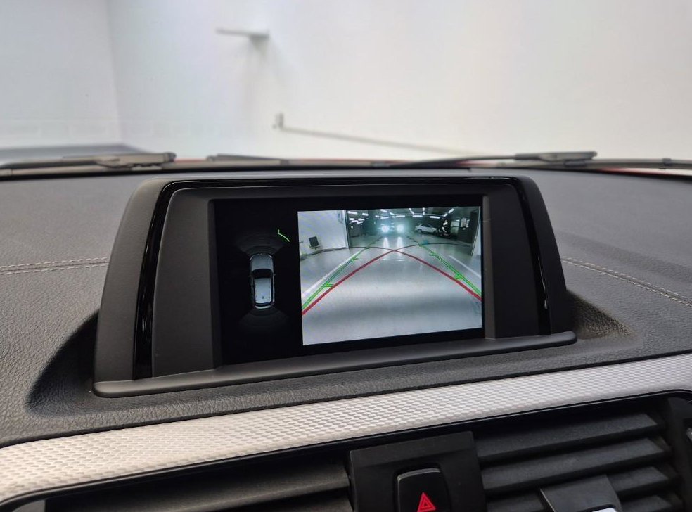 BMW 1시리즈 118d M 스포츠 섀도우 에디션 사진 6