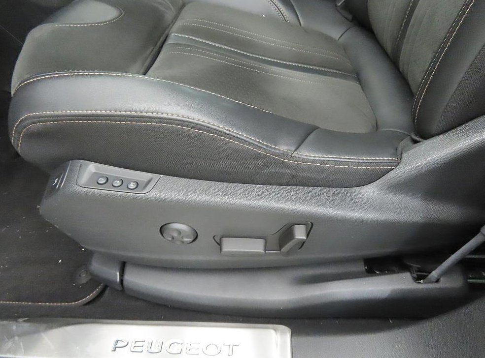 푸조 3008 1.5 BlueHDi GT 사진 15