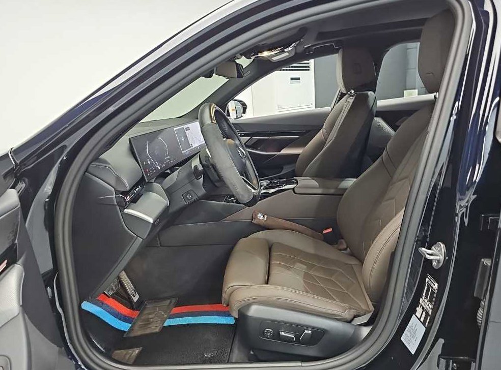 BMW 5시리즈 520i 사진 11