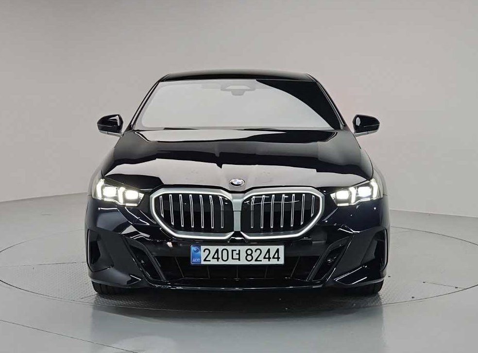 BMW 5시리즈 520i 사진 2