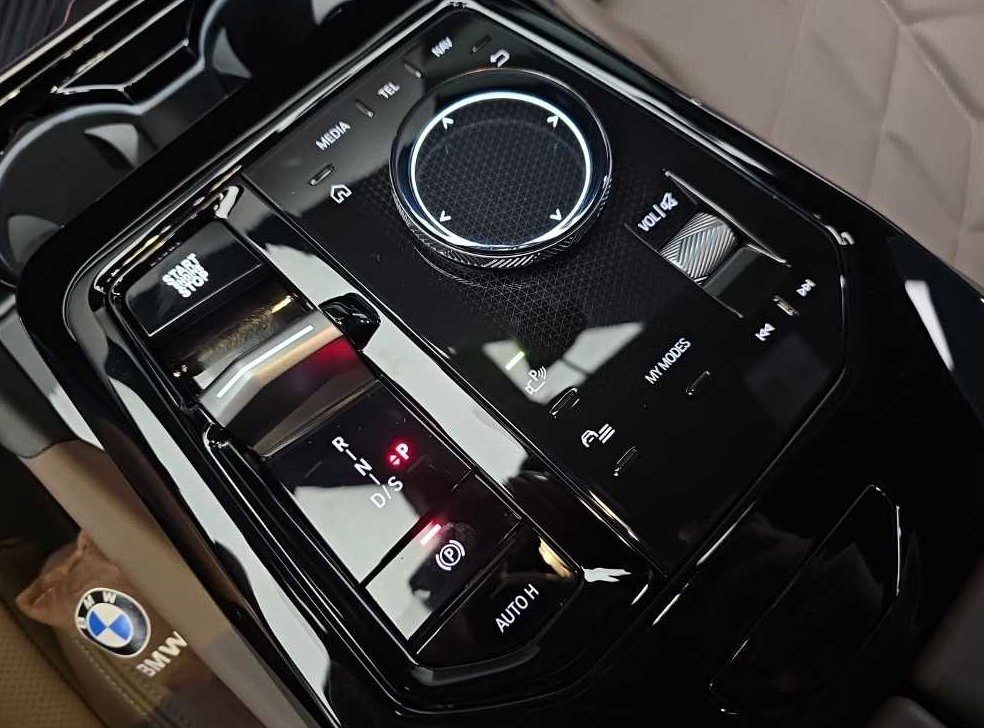 BMW 5시리즈 520i 사진 8