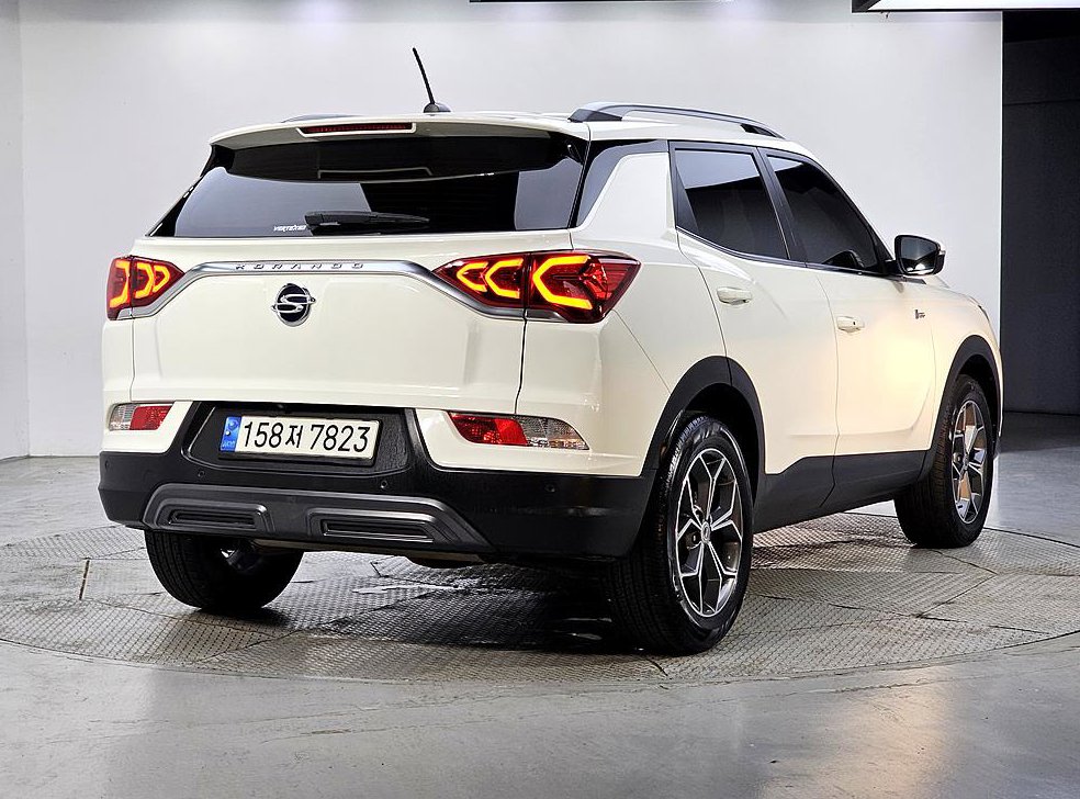 KG모빌리티(쌍용)  코란도 2WD 가솔린 1.5 C5 플러스 사진 4