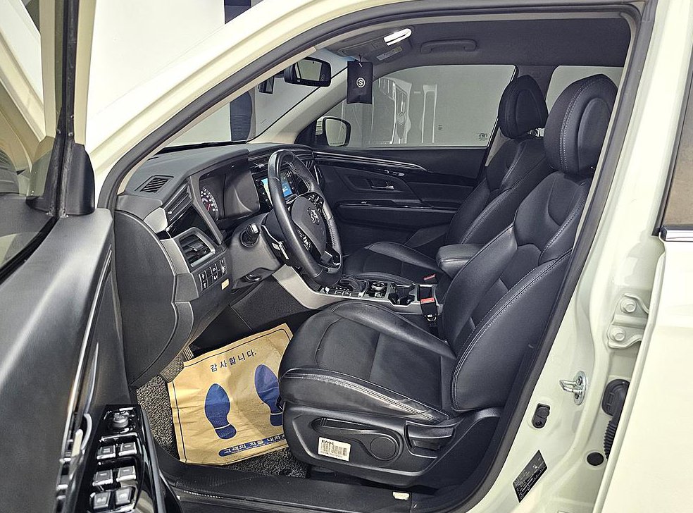 KG모빌리티(쌍용)  코란도 2WD 가솔린 1.5 C5 플러스 사진 8