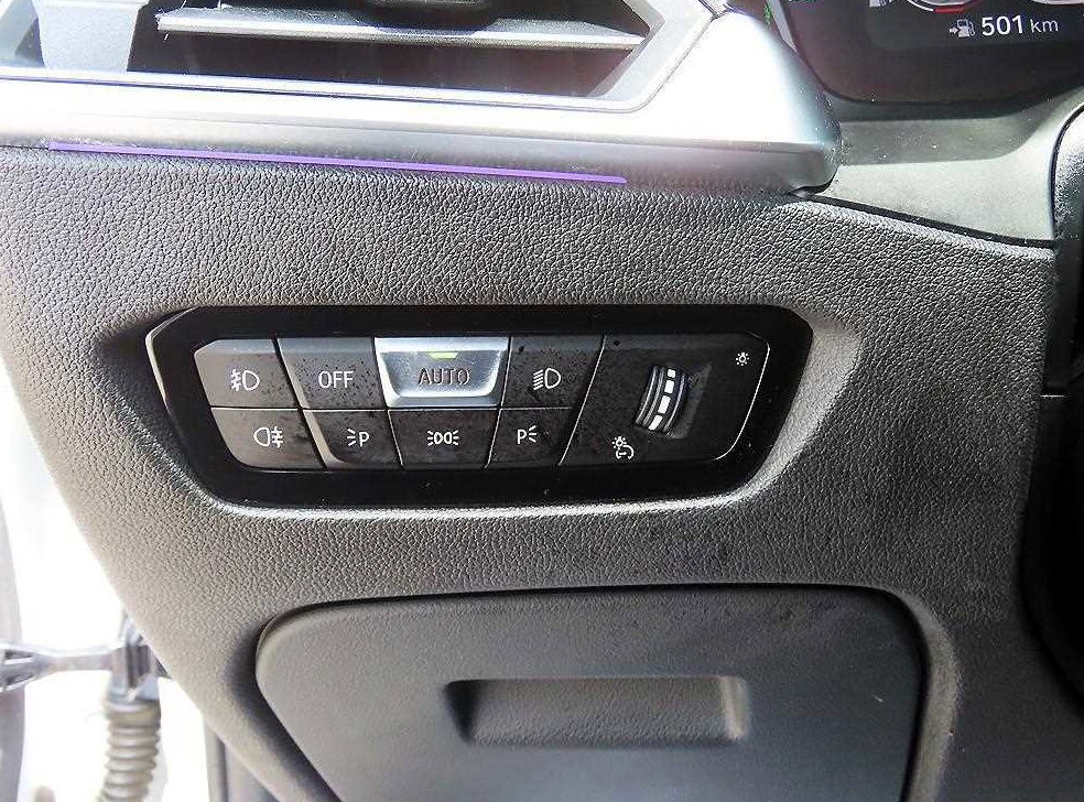BMW 3시리즈 320i 사진 13