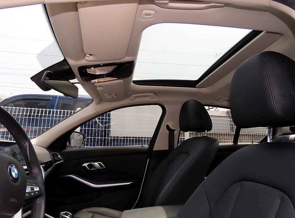 BMW 3시리즈 320i 사진 18