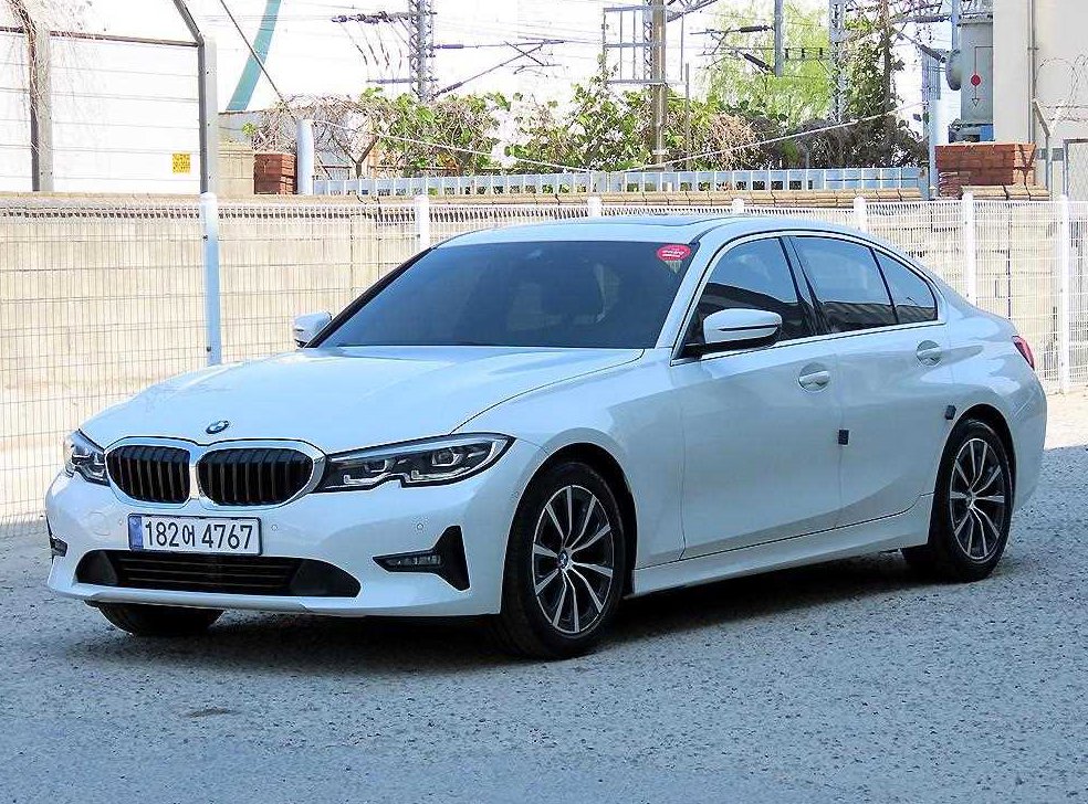 BMW 3시리즈 320i 사진 2