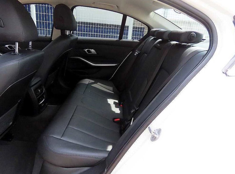 BMW 3시리즈 320i 사진 6