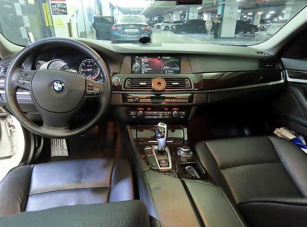 BMW 5시리즈 520d 사진 10