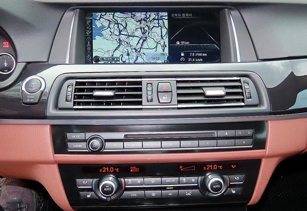 BMW 5시리즈 520d xDrive 사진 14