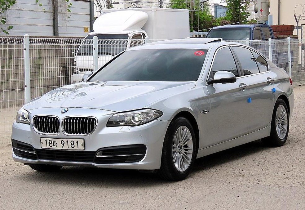 BMW 5시리즈 520d xDrive 사진 2