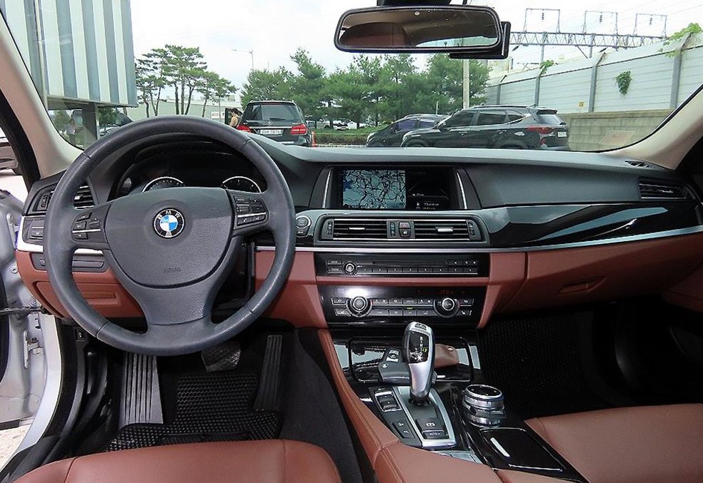 BMW 5시리즈 520d xDrive 사진 7