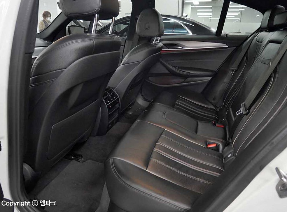 BMW 5시리즈 520d xDrive M 스포츠 사진 11