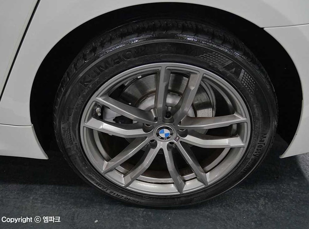 BMW 5시리즈 520d xDrive M 스포츠 사진 12