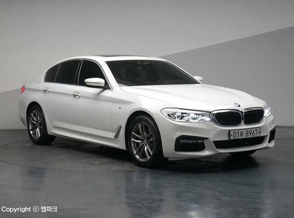 BMW 5시리즈 520d xDrive M 스포츠 사진 4