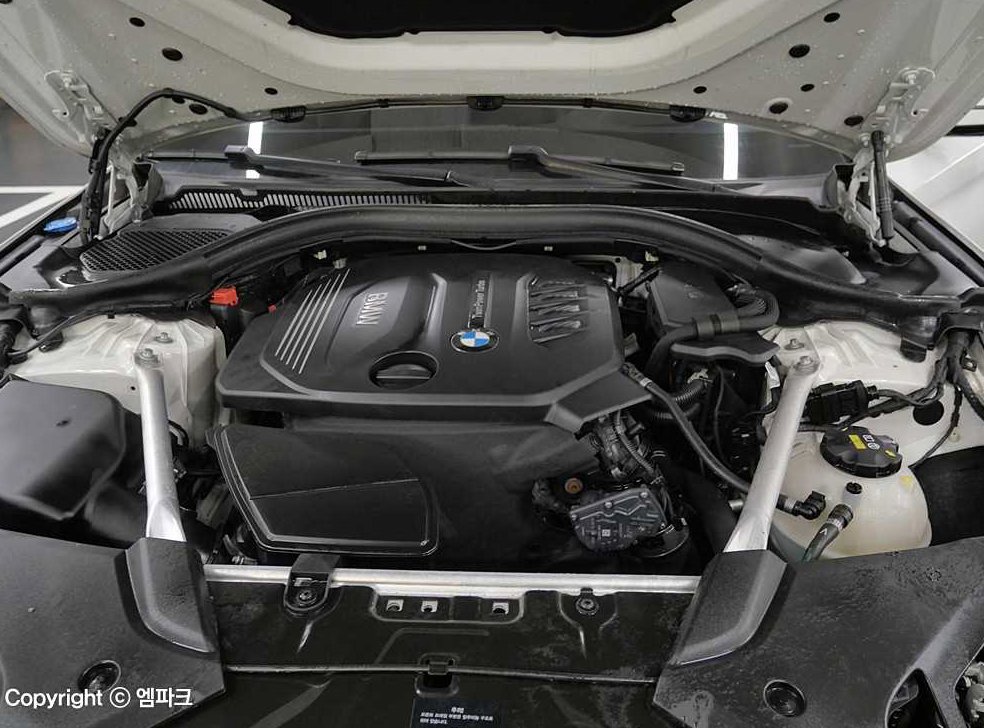 BMW 5시리즈 520d xDrive M 스포츠 사진 5