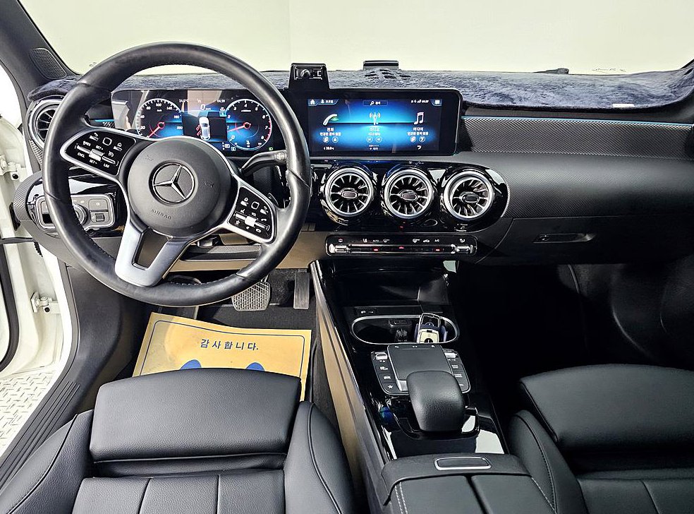 벤츠 A 클래스 A220 해치백 사진 5
