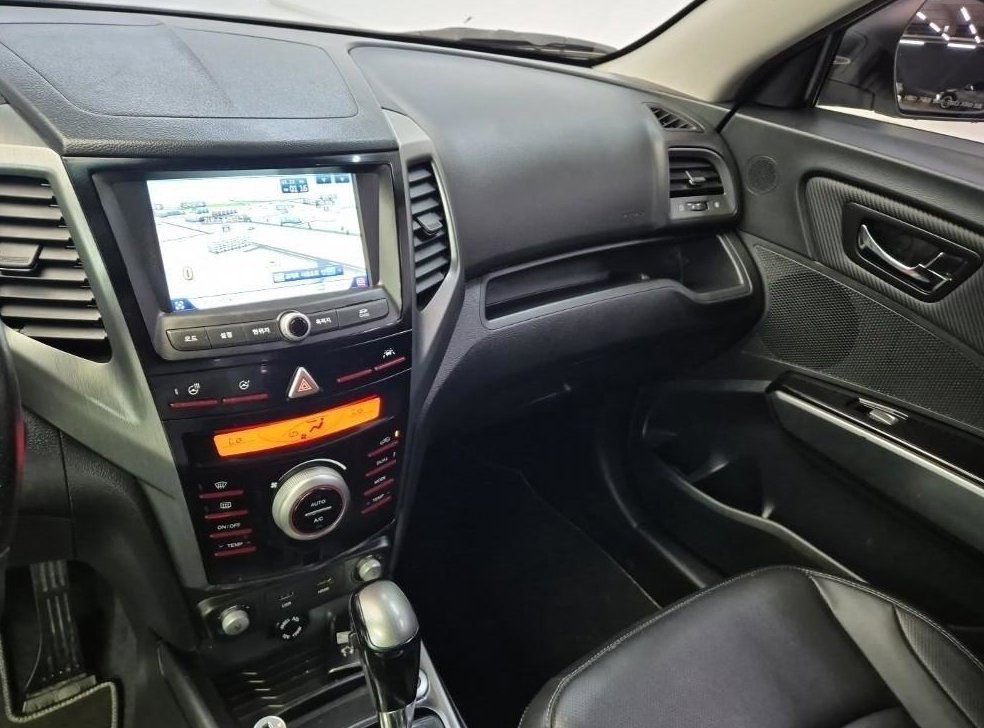KG모빌리티(쌍용)  티볼리 4WD 가솔린 LX 사진 10