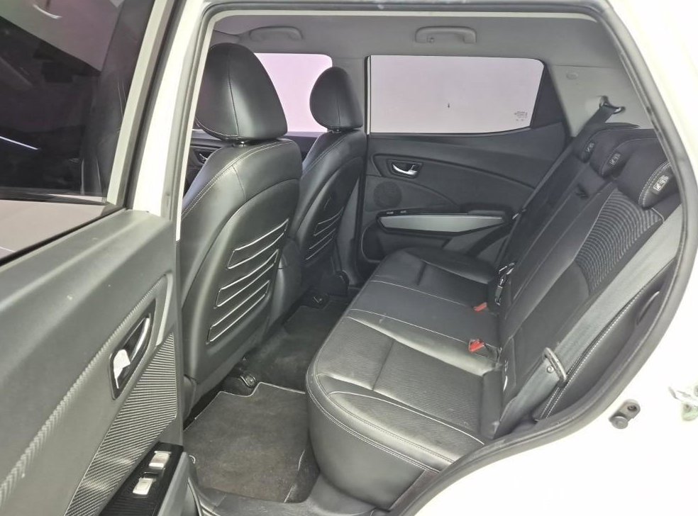 KG모빌리티(쌍용)  티볼리 4WD 가솔린 LX 사진 12