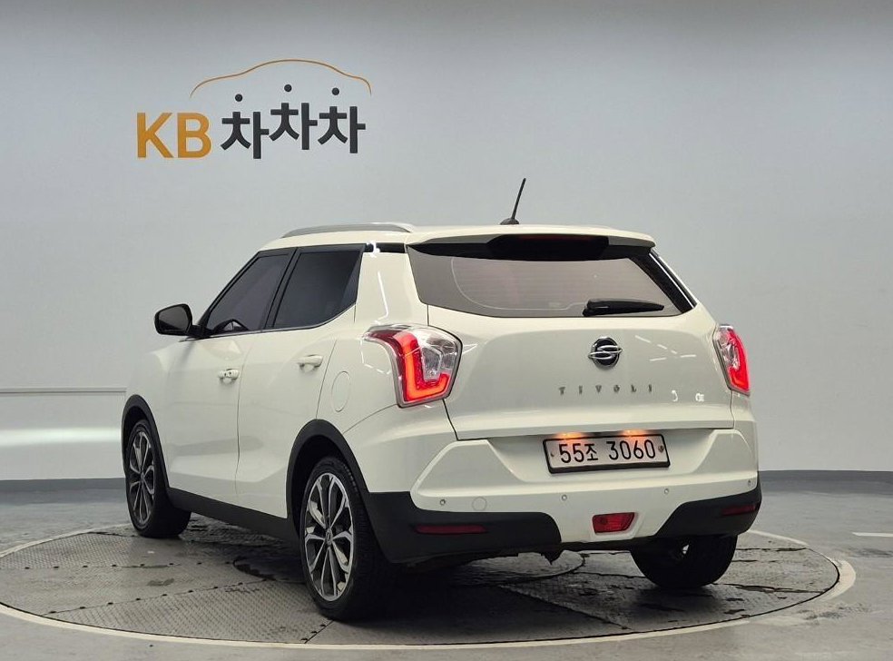 KG모빌리티(쌍용)  티볼리 4WD 가솔린 LX 사진 2