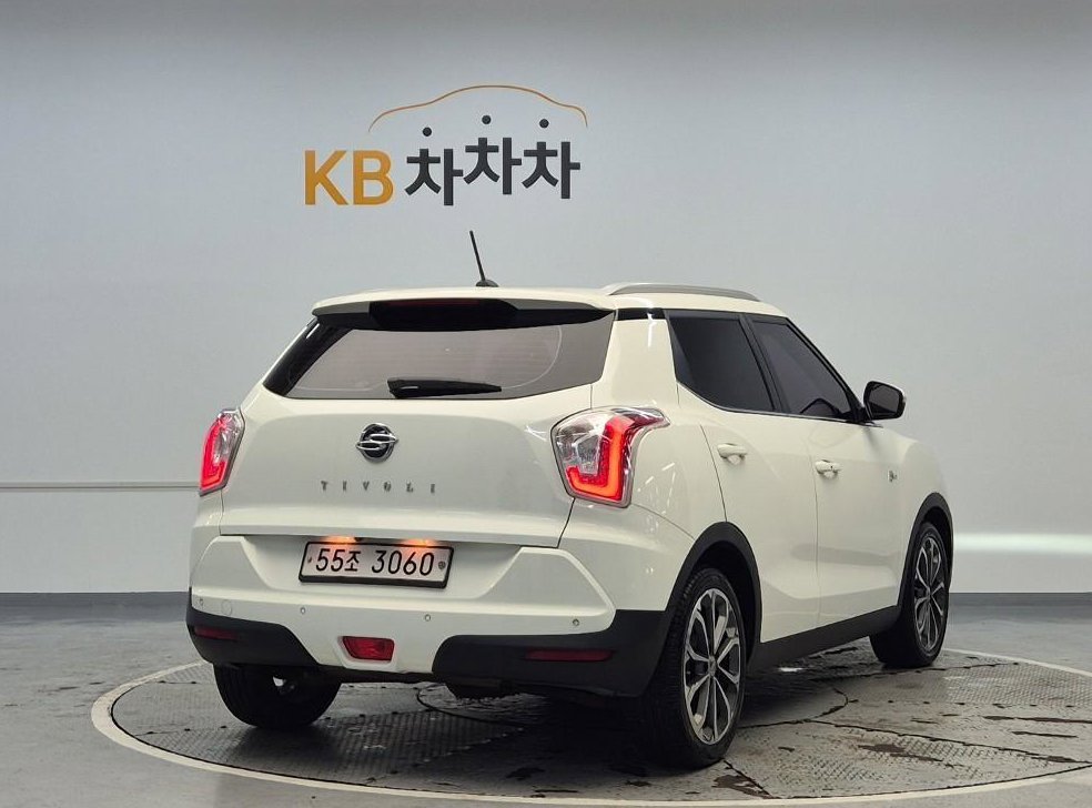 KG모빌리티(쌍용)  티볼리 4WD 가솔린 LX 사진 3
