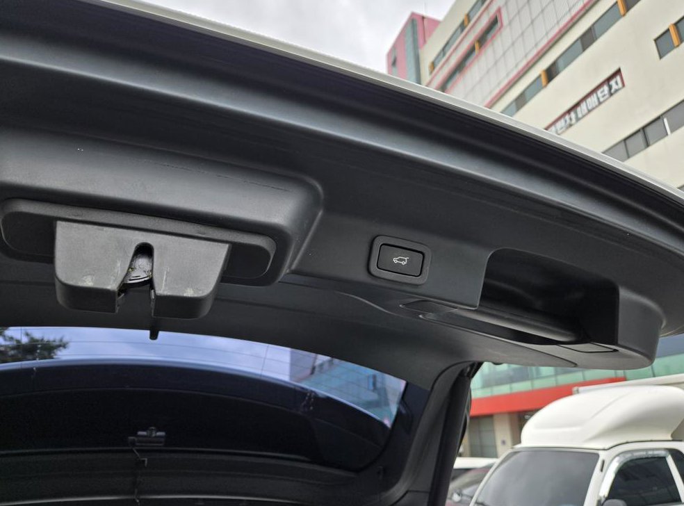 재규어 F-PACE 20d 포트폴리오 사진 15