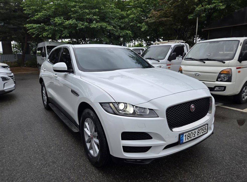 재규어 F-PACE 20d 포트폴리오 사진 3