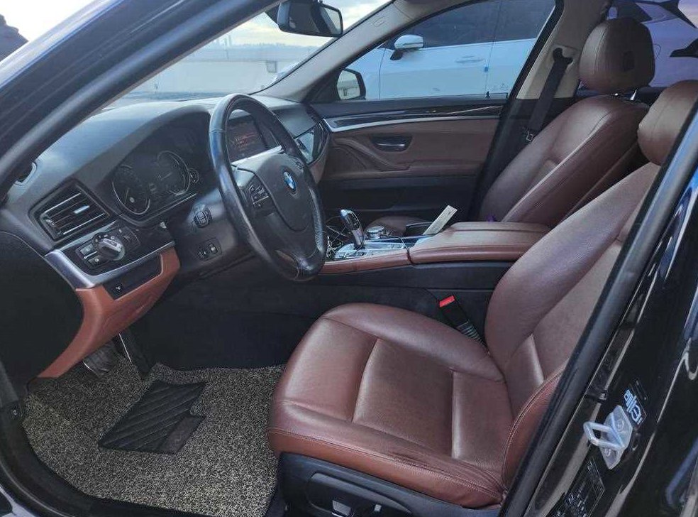 BMW 5시리즈 520d xDrive M 에어로다이나믹 사진 10