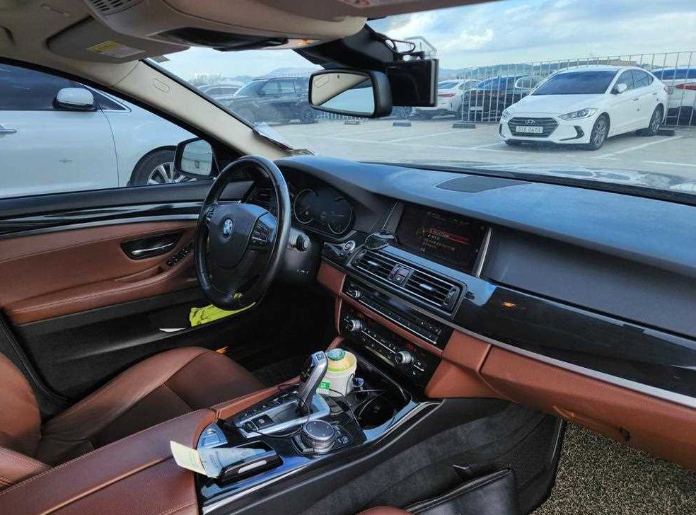 BMW 5시리즈 520d xDrive M 에어로다이나믹 사진 16