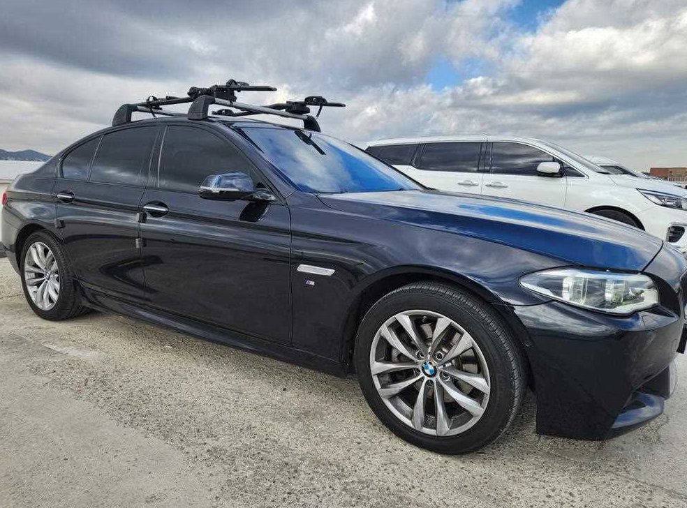 BMW 5시리즈 520d xDrive M 에어로다이나믹 사진 3