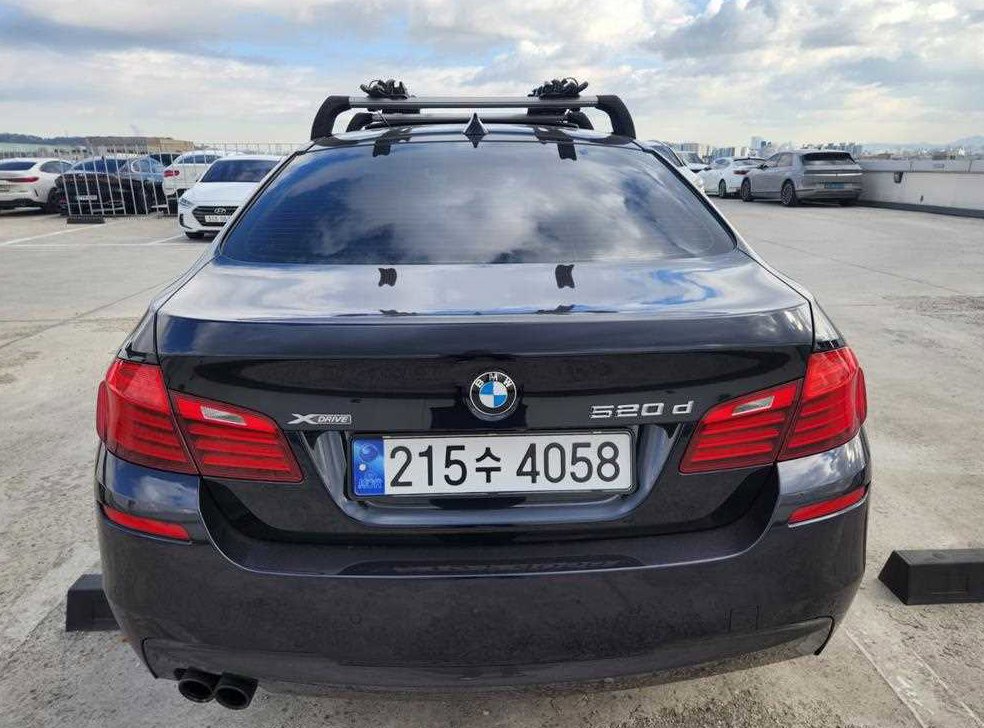 BMW 5시리즈 520d xDrive M 에어로다이나믹 사진 5