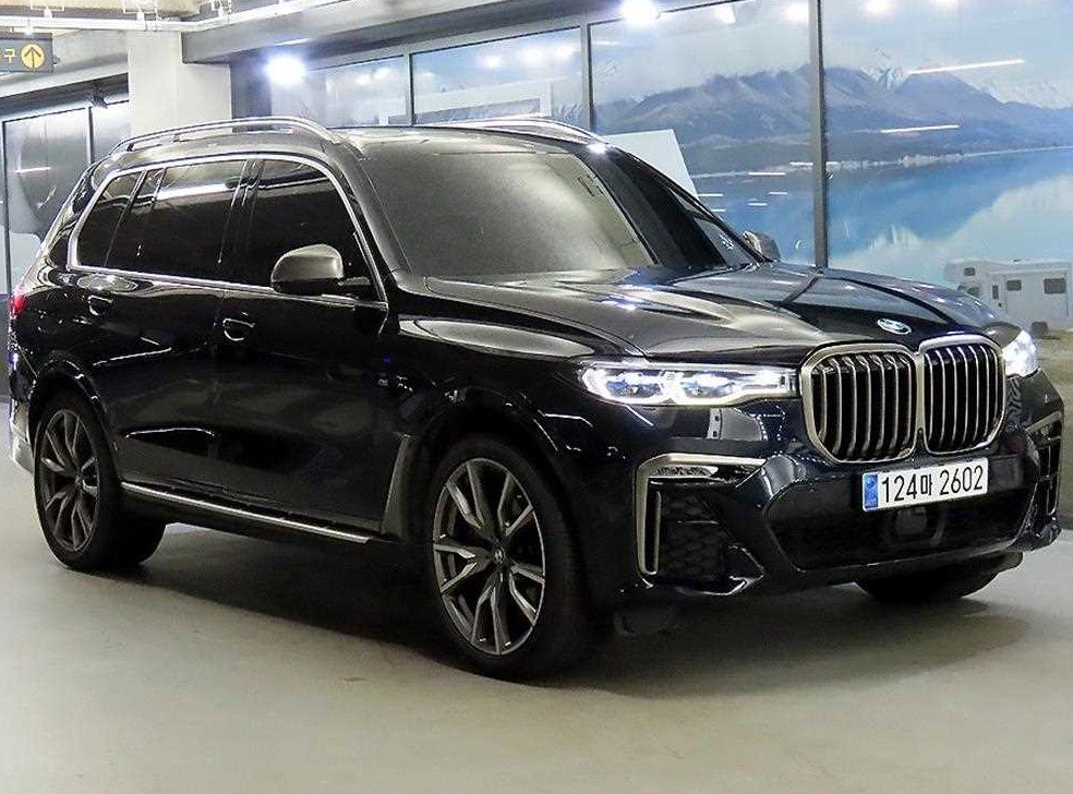 BMW X7 M50i
