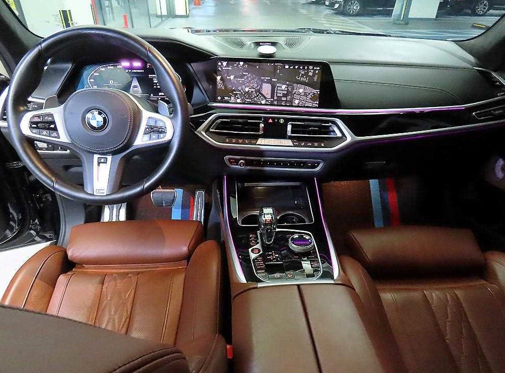 BMW X7 M50i 사진 10