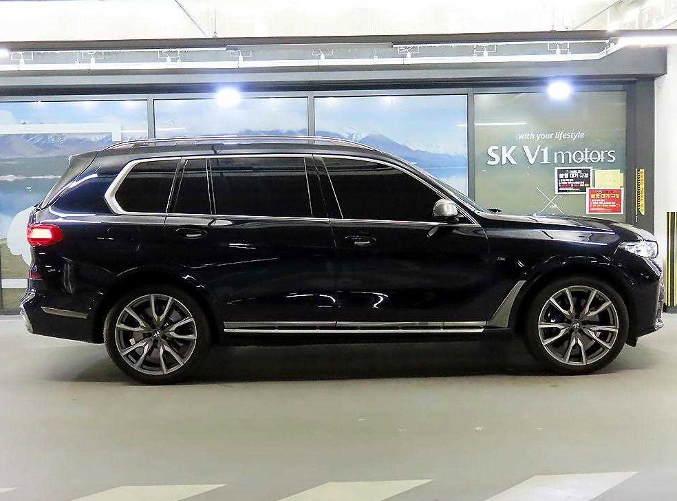 BMW X7 M50i 사진 3